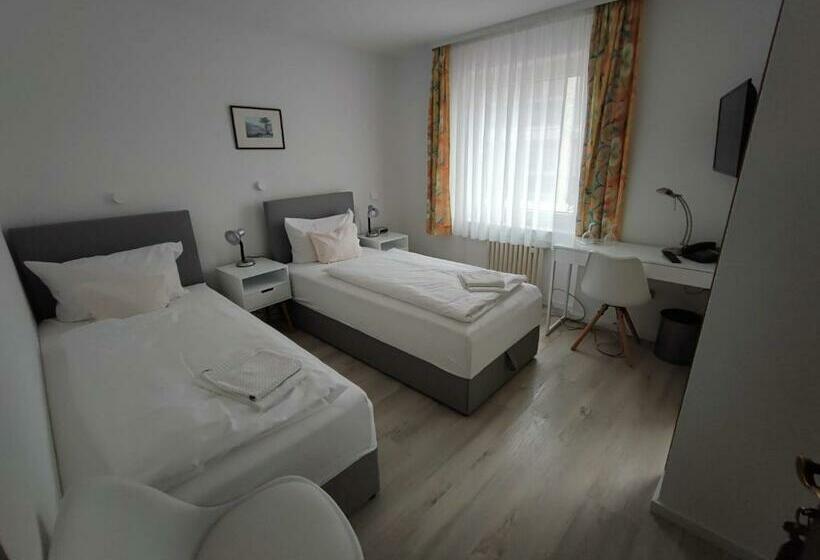 تختخواب و صبحانه Schiff