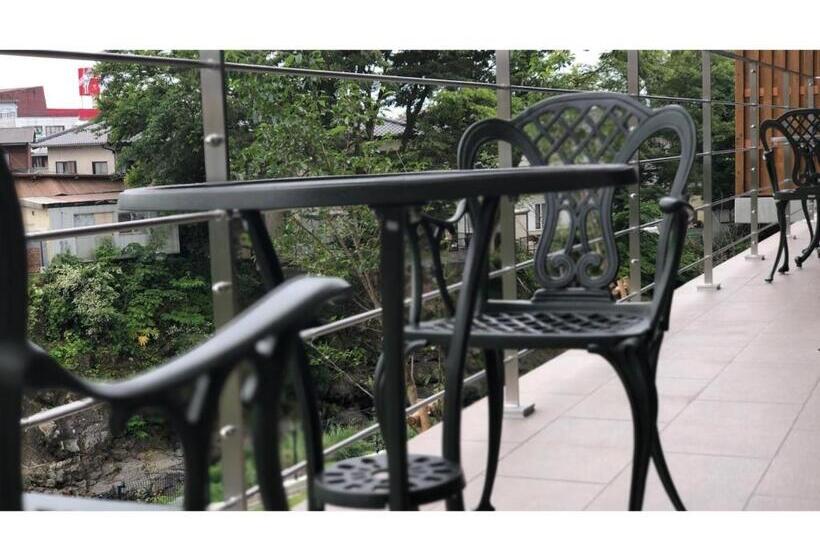 בית מלון כפרי Coonel Inn   Vacation Stay 33527v