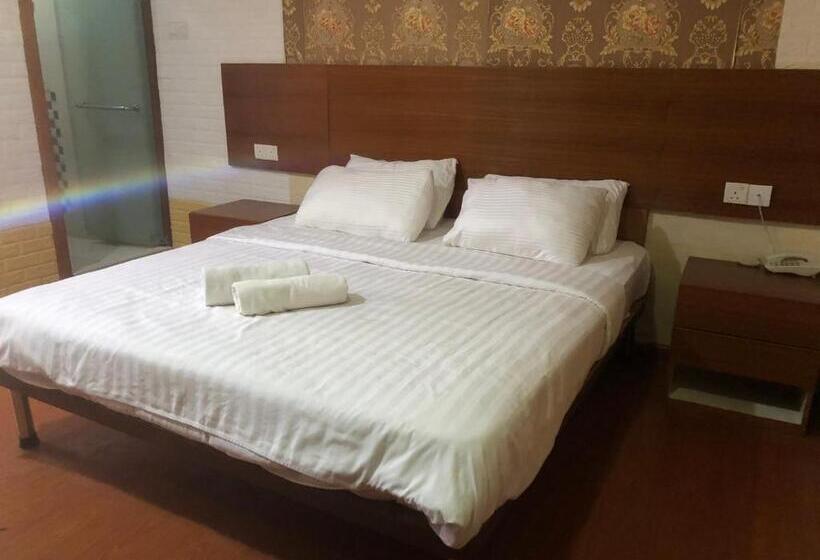 فندق Luxor Empire