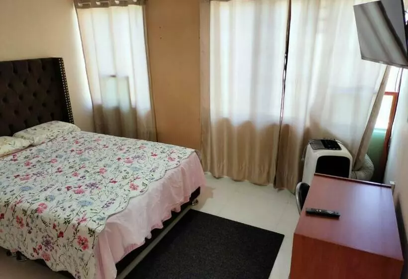 ペンション Hoskins Talara  Todas Las Habitaciones Con Aire Acondicionado