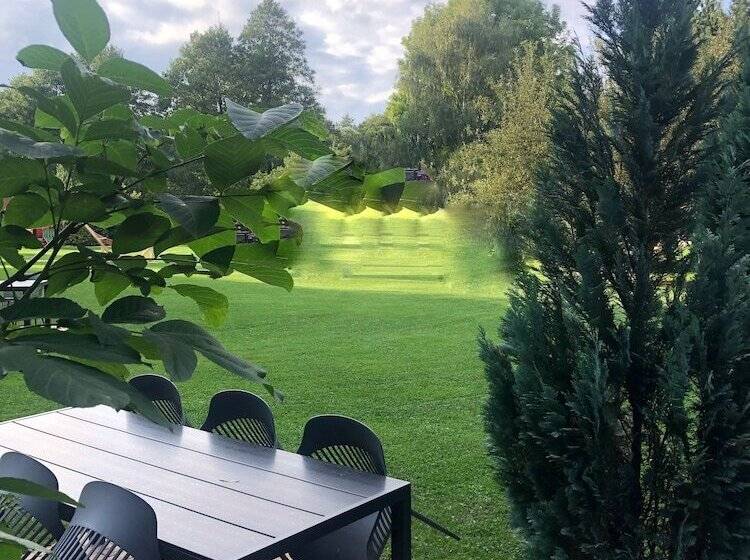 استراحتگاه Garden Retreat Junior