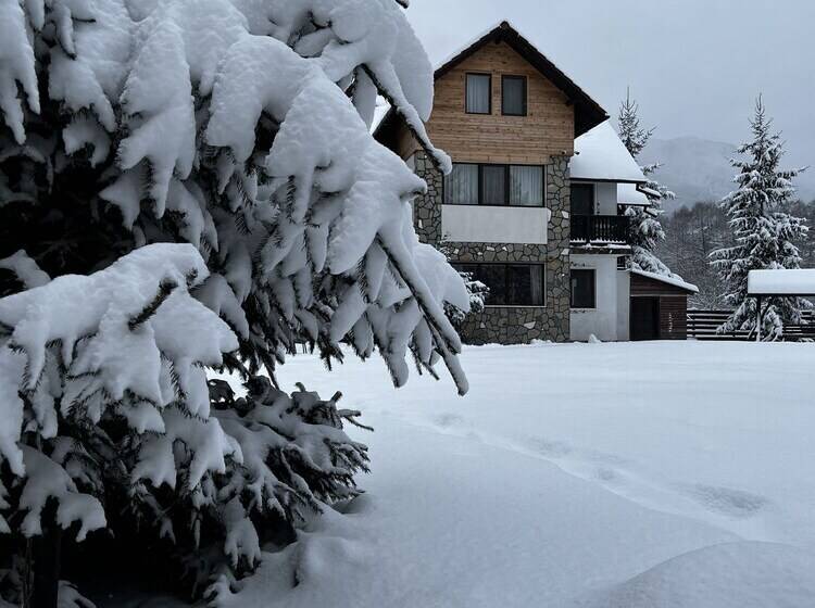 استراحتگاه Garden Retreat Junior