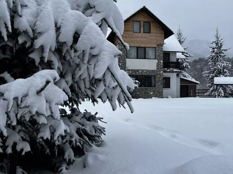 استراحتگاه Garden Retreat Junior