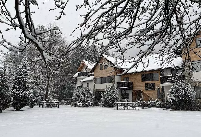 استراحتگاه Garden Retreat Junior