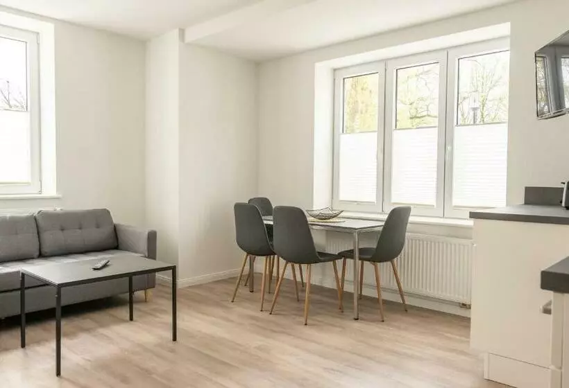 Landschaftliches Haus