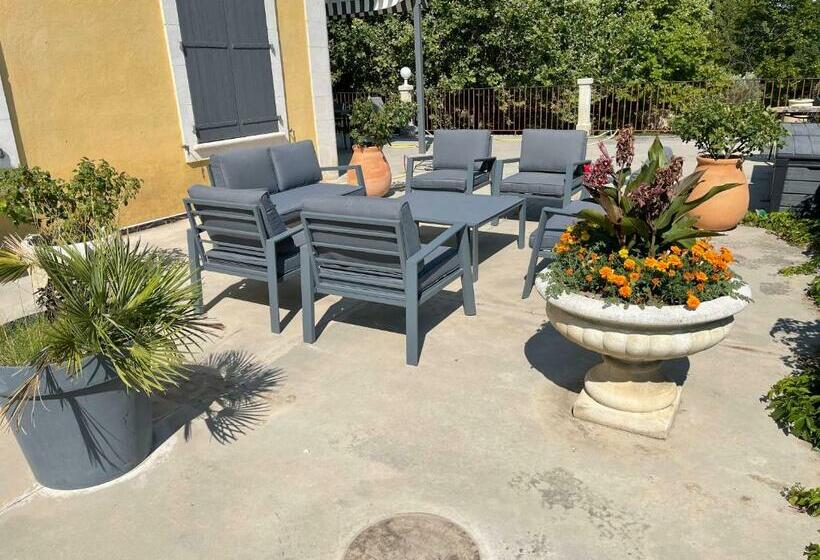 بنسيون Bastide Du Defends