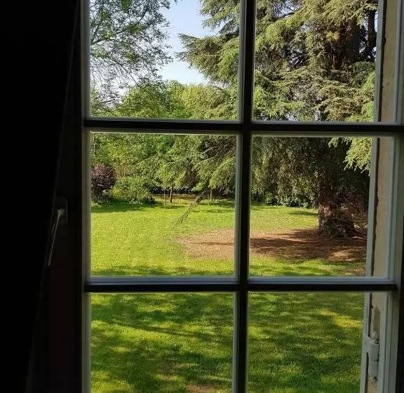 Majatalo L Orangerie, Château St Justin