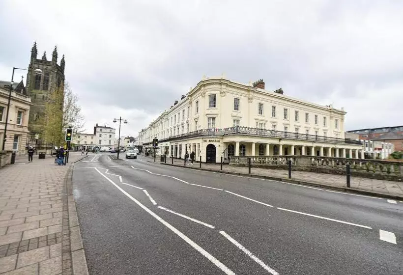 Victoria Colonnade Apart