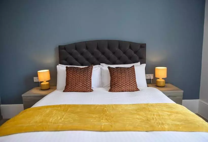 Victoria Colonnade Apart