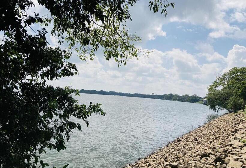 هاستل Nugasewana Guest