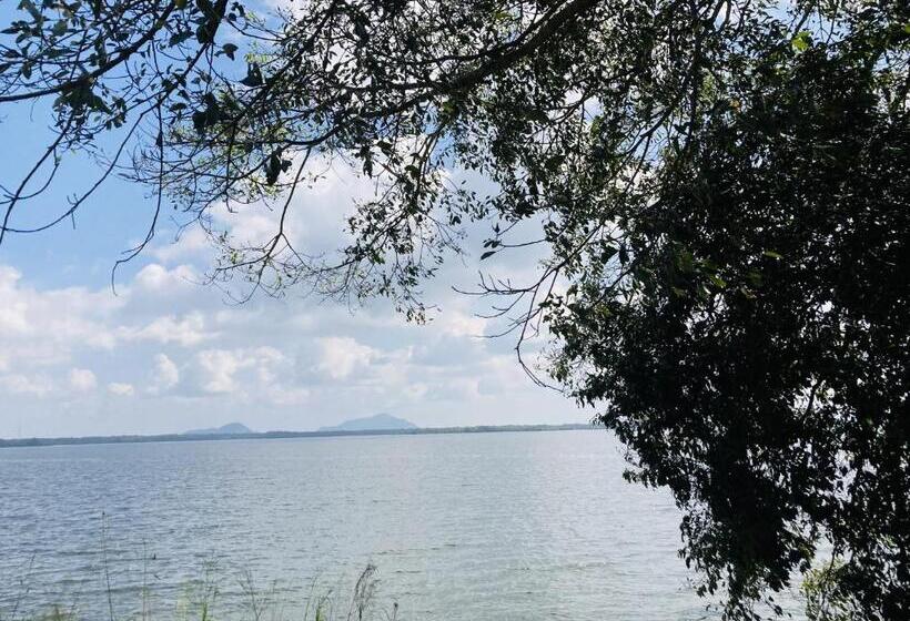 هاستل Nugasewana Guest