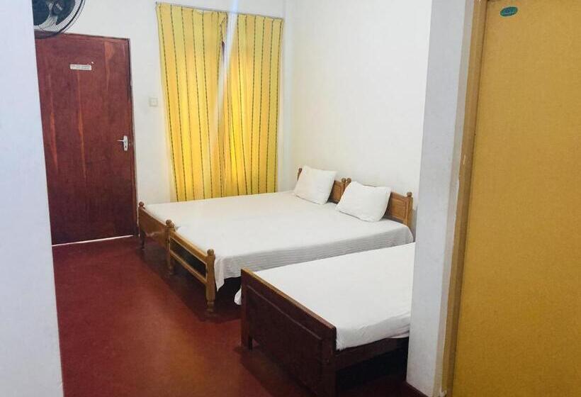 هاستل Nugasewana Guest