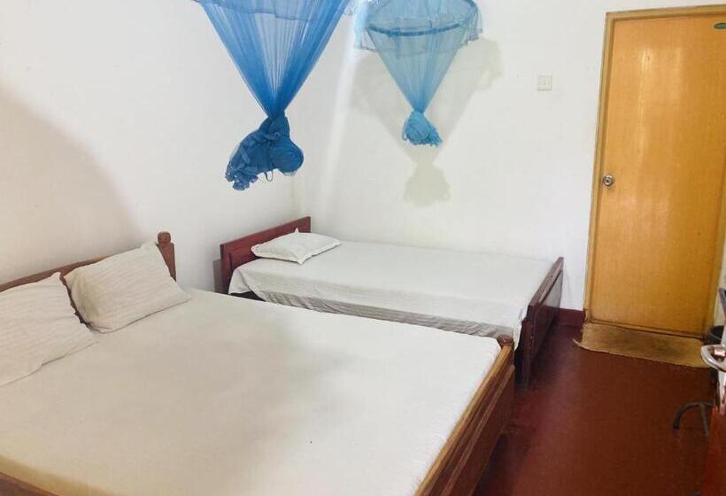 هاستل Nugasewana Guest