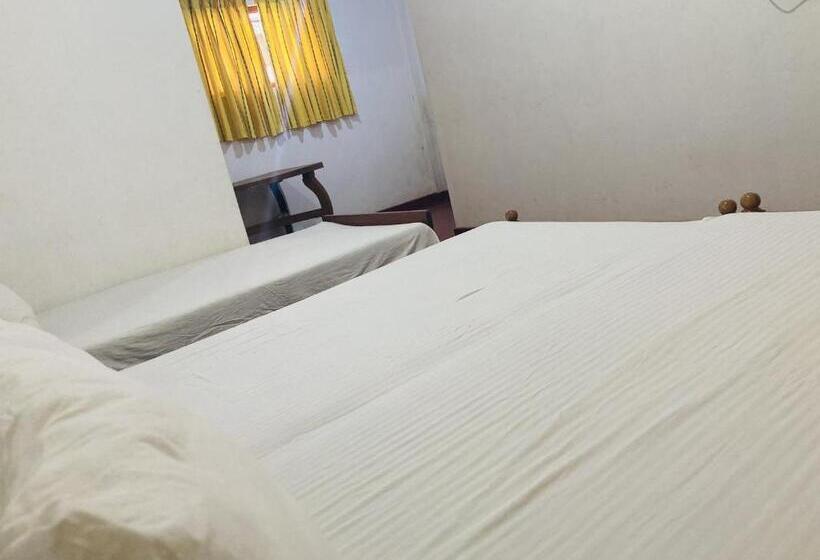 هاستل Nugasewana Guest