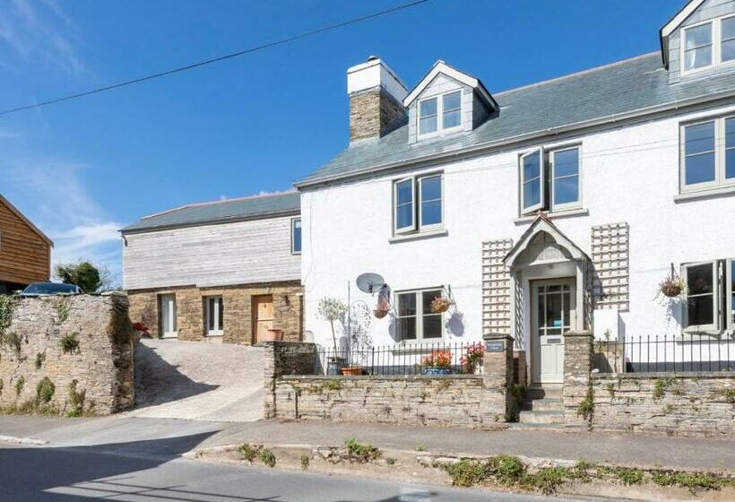 Bed and Breakfast Horsemans Close