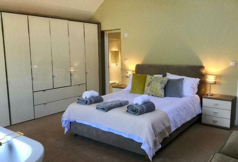 Bed and Breakfast Horsemans Close