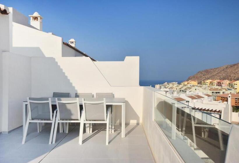 Gazmira 3 1 Penthouse Deluxe & Jacuzzi 3b