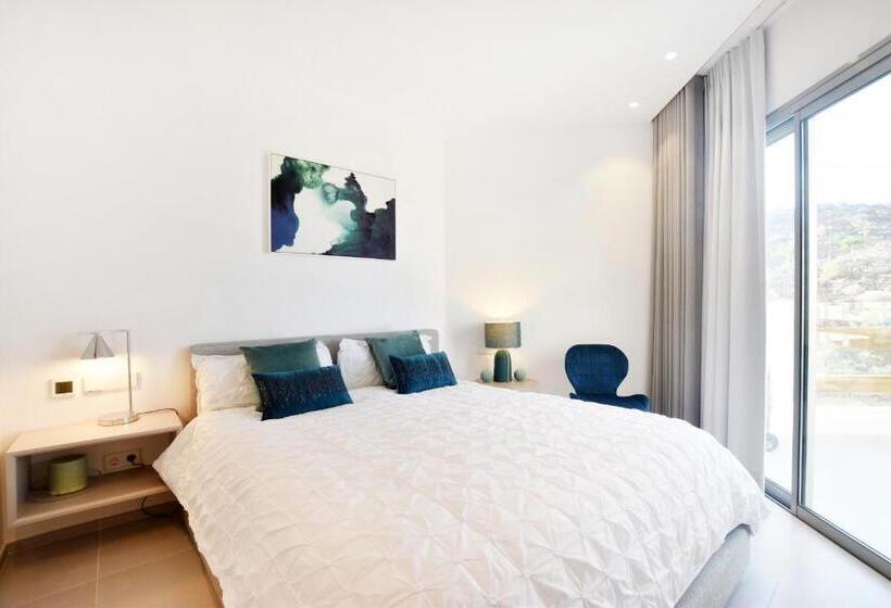 Gazmira 3 1 Penthouse Deluxe & Jacuzzi 3b