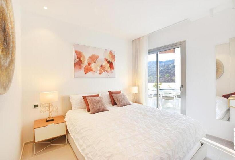 Gazmira 3 1 Penthouse Deluxe & Jacuzzi 3b