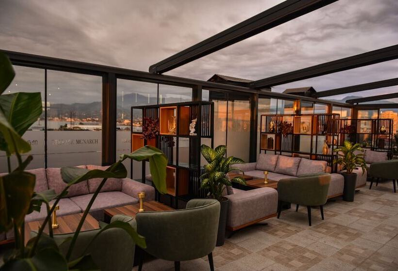 هتل Monarch