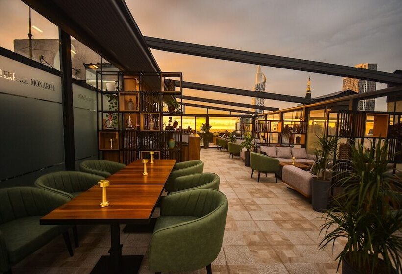 هتل Monarch