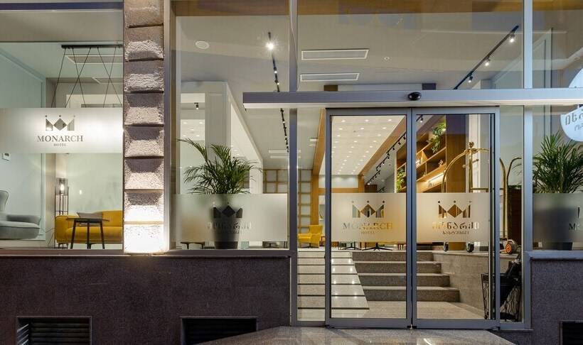 هتل Monarch