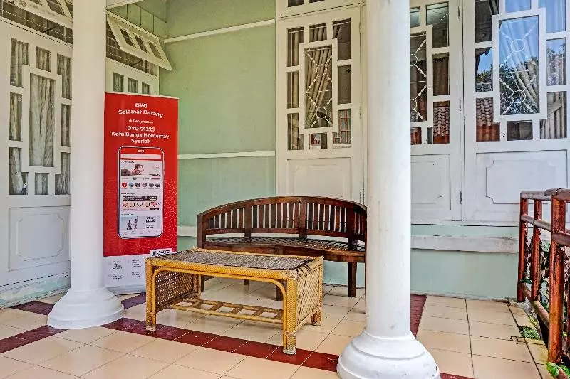 Hotelli Spot On 91225 Kota Bunga Homestay Syariah