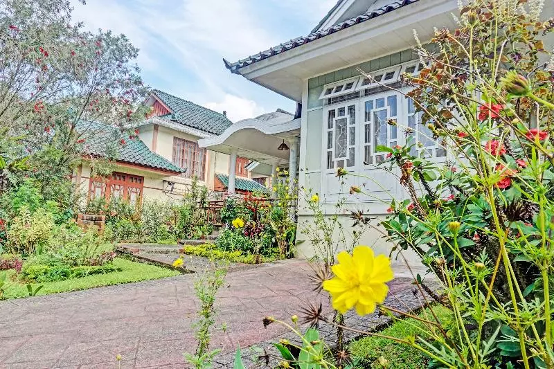 Hotelli Spot On 91225 Kota Bunga Homestay Syariah