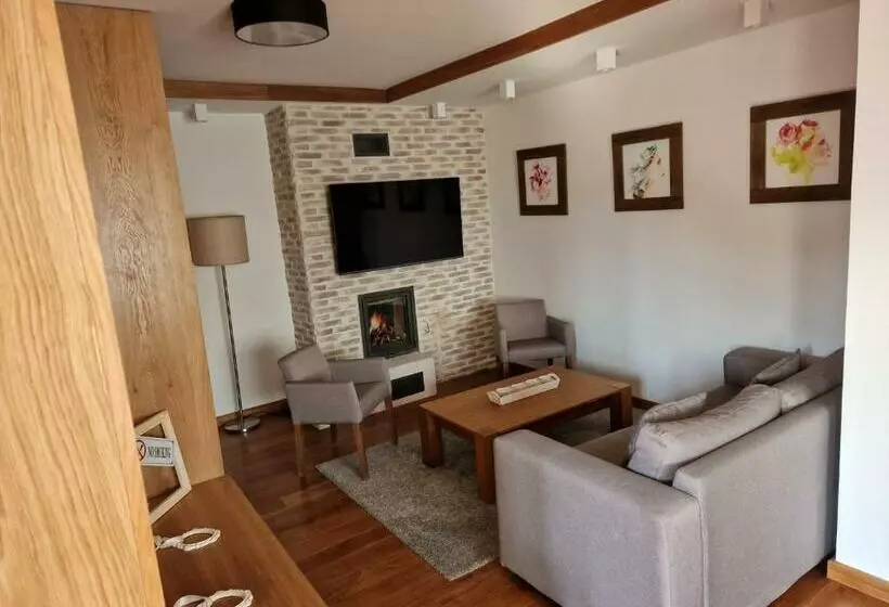 استراحتگاه Aparthotel Jahorina A123