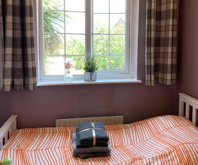 The Lake House, Woking