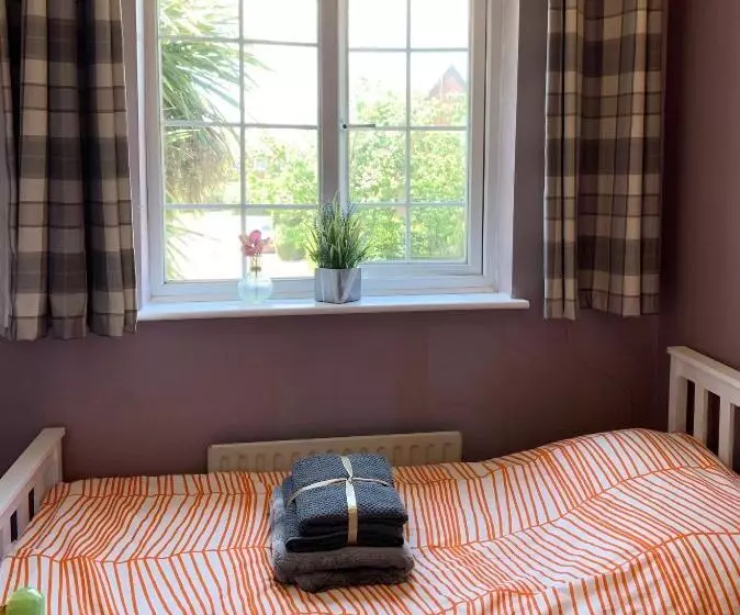 The Lake House, Woking