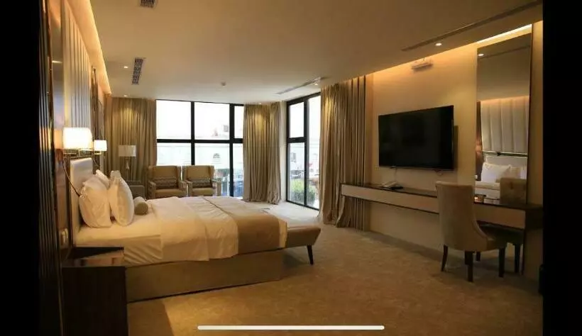 Hotelli White House Apartments