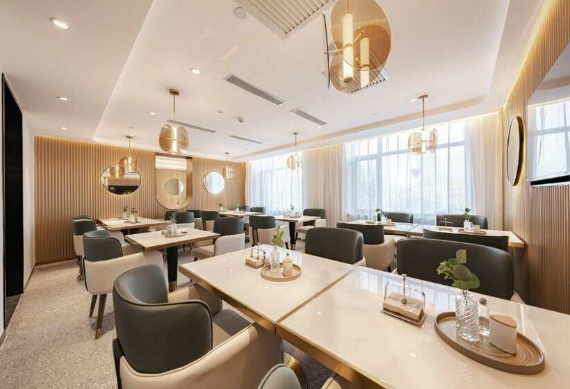 Atour Hotel Urumqi Zhongyinggong South Beijing Road
