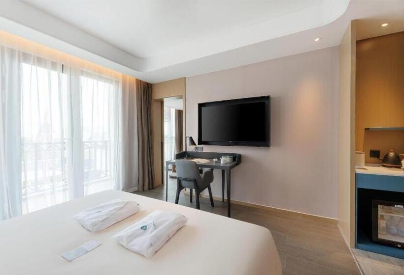 Atour Hotel Xishuangbanna Jinghong Gaozhuang Starlight Night Market