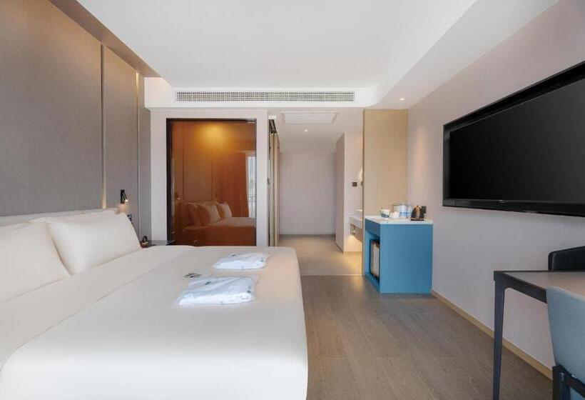 Atour Hotel Xishuangbanna Jinghong Gaozhuang Starlight Night Market