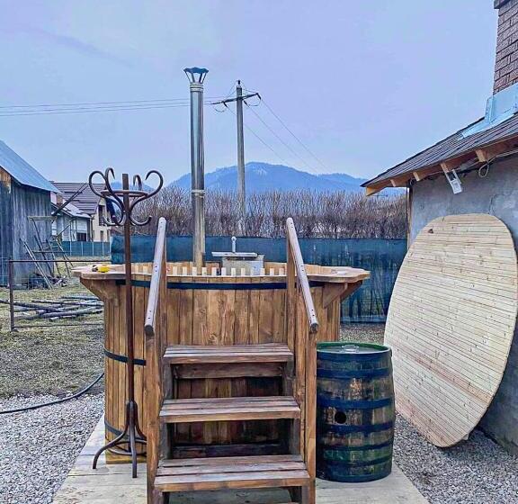 Casuta Vanatorului Campulung Moldovenesc