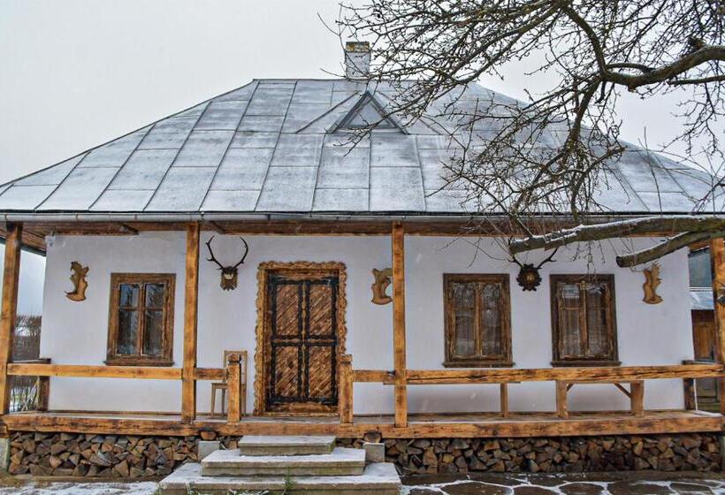 Casuta Vanatorului Campulung Moldovenesc