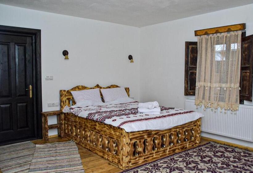 Casuta Vanatorului Campulung Moldovenesc