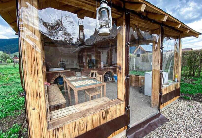 Casuta Vanatorului Campulung Moldovenesc