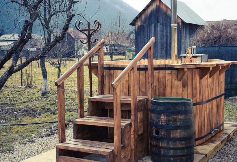 Casuta Vanatorului Campulung Moldovenesc