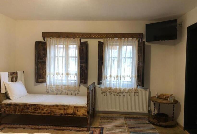 Casuta Vanatorului Campulung Moldovenesc