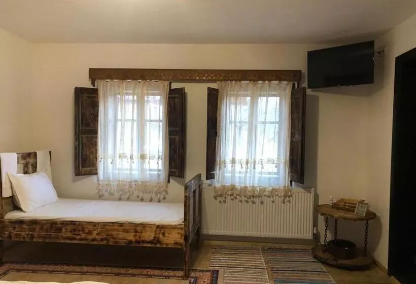 Casuta Vanatorului Campulung Moldovenesc