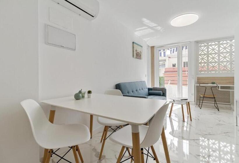 Cozy Beach Apartment