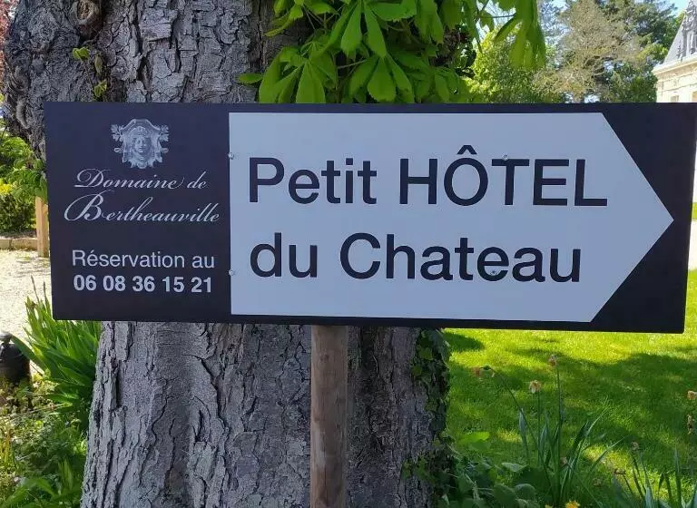 Hotelli Domaine De Bertheauville