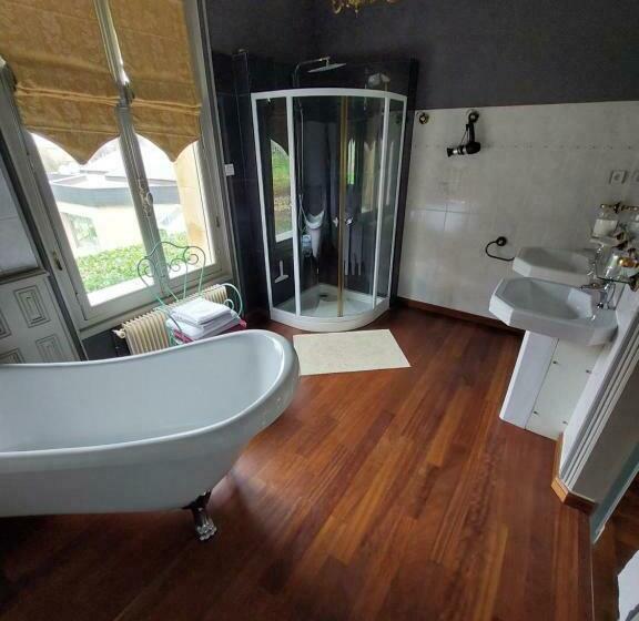 Отель Domaine De Bertheauville