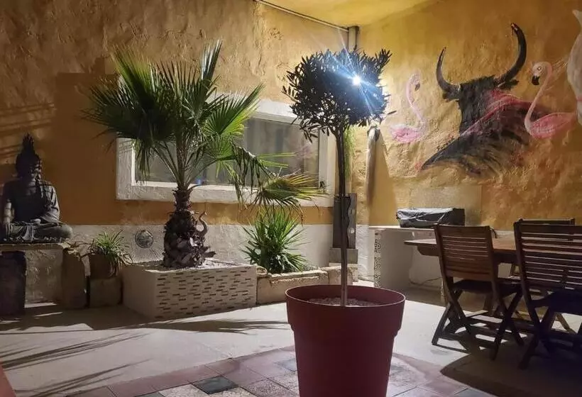 Majatalo Au Soleil D Armand