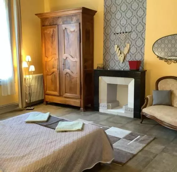 Majatalo Au Soleil D Armand