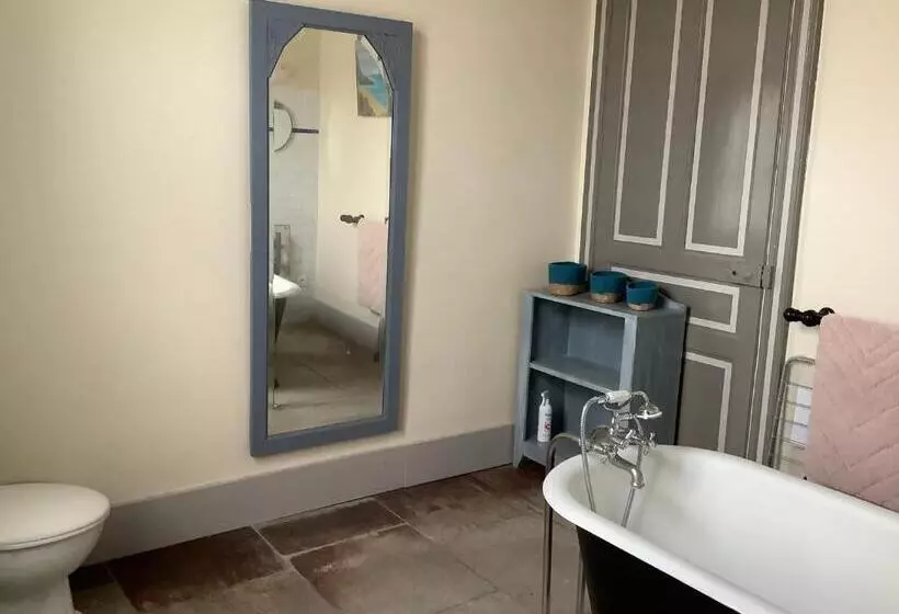 Majatalo Au Soleil D Armand