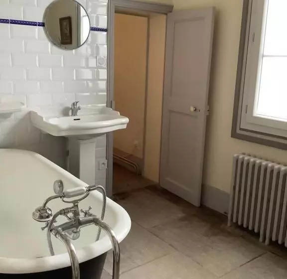 Majatalo Au Soleil D Armand