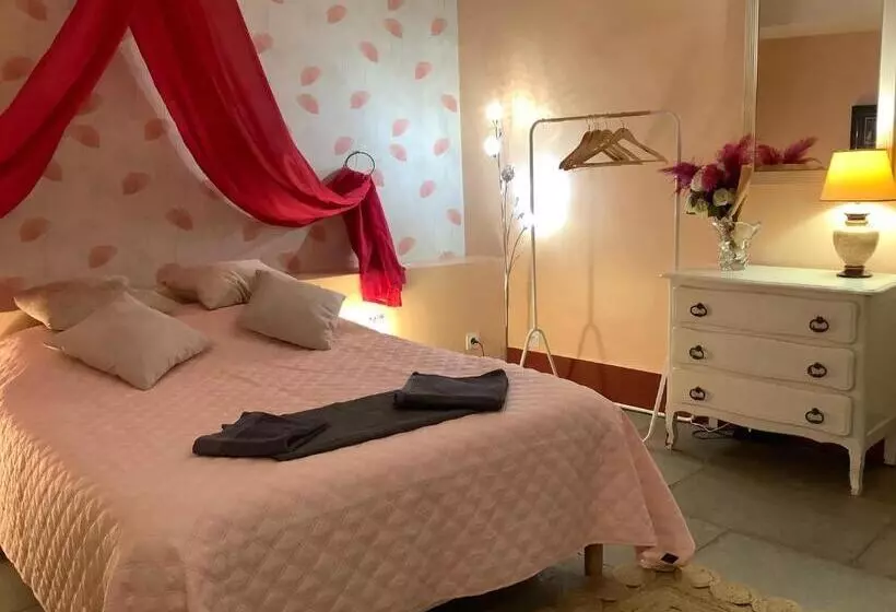 Majatalo Au Soleil D Armand